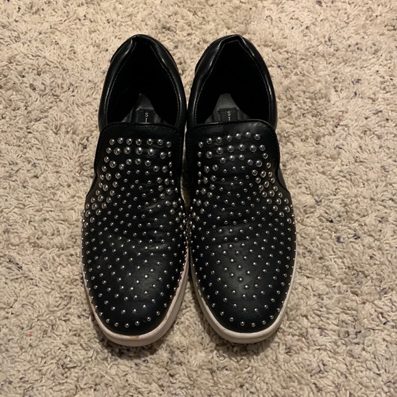 Steve Madden Slip Ons, super cute! - Picture 1 of 4